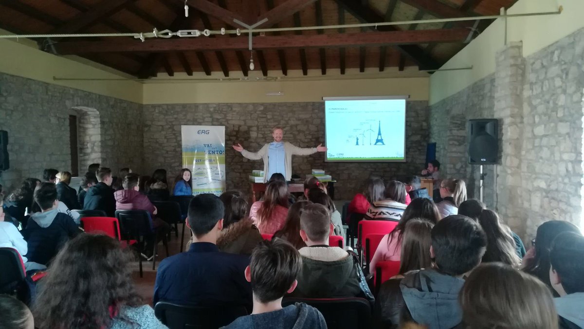 ERGnow's tweet photo. π¨βVai col Vento!β 2018 oggi con gli studenti π©π»βππ¨βππ©πΌβπdella media di Molinara e sul nostro #parcoeolico di Baselice #Benevento #Campania #vcv18 #educazioneambientale #WindEnergy https://t.co/pYQOuzSfGx