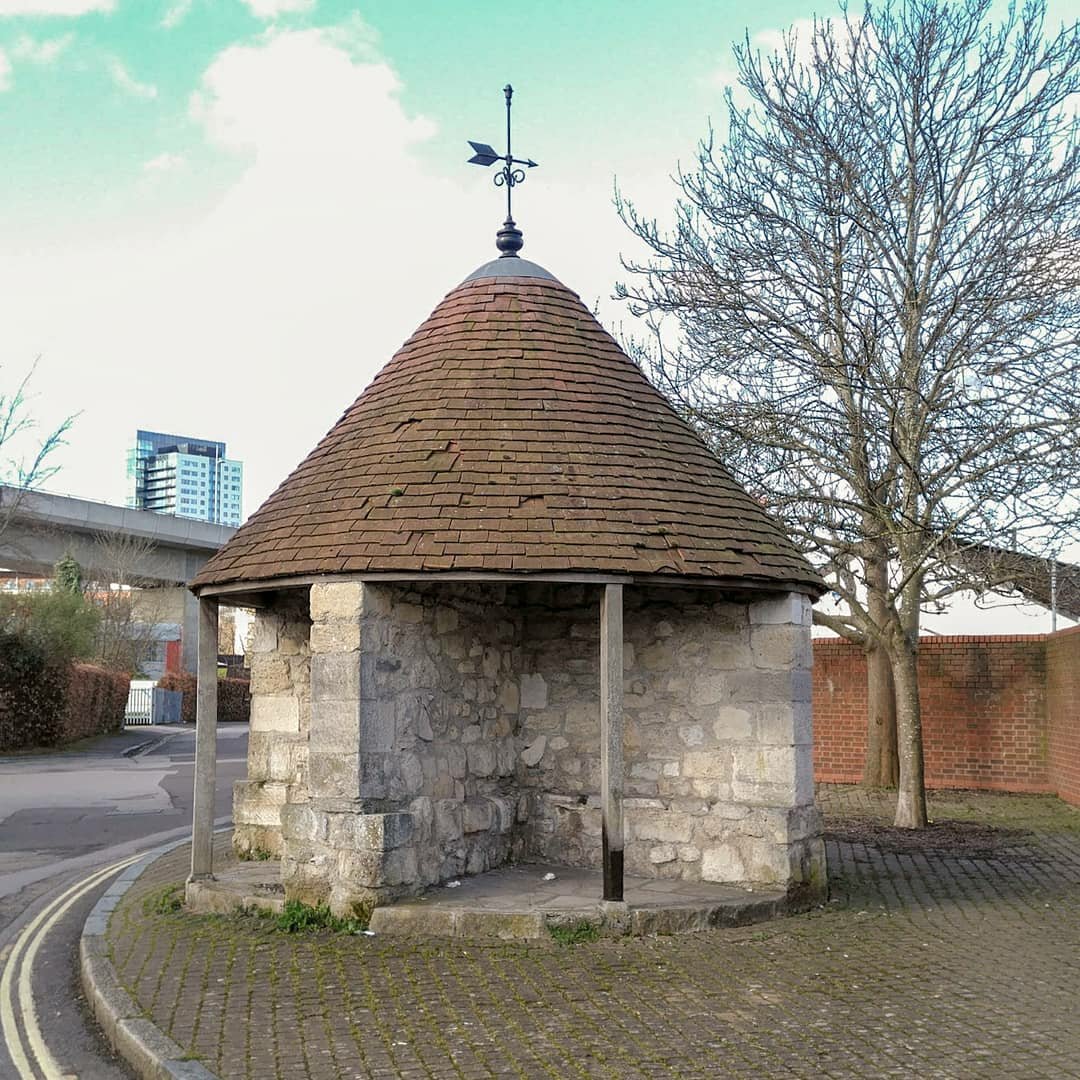 OzoneVibe's tweet image. #TheCrosshouse in #Southampton, by #ItchenBridge
#MavicPro #Drone 
@HistoricalSoton