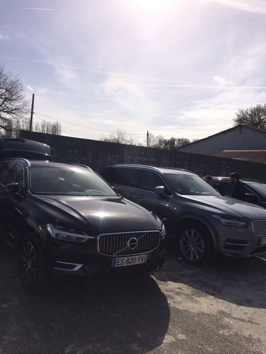 Barascou1's tweet photo. Matinée de plaisir partagée avec nos clients amateurs de véhicules d’exception, en partenariat avec Arval ! Merci à nos clients d’avoir partagé ce moment avec nous ! #convivialité #echanges https://t.co/eukXSrO9Ah
