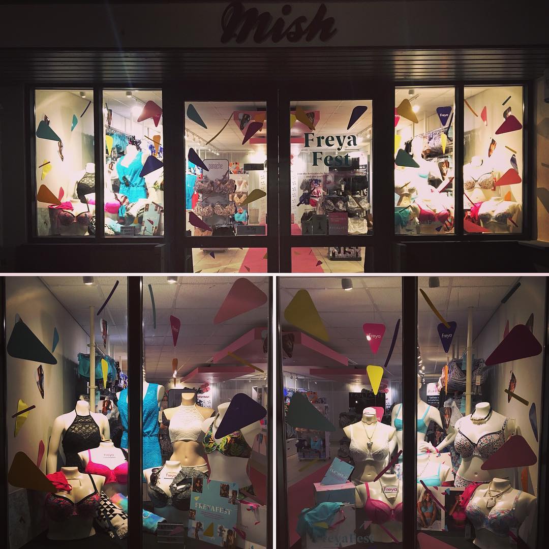 MishLingerie's tweet photo. Windows by night! We have an amazing collection of both #lingerie and #swimwear hand picked by Mish that not only looks amazing but fits like a dream. If you havenโt had a bra fitting in a while, now is the time to pop in a see us. Mish x #freyafest #Cornwall #Wadebridge https://t.co/2xfGuorbLd