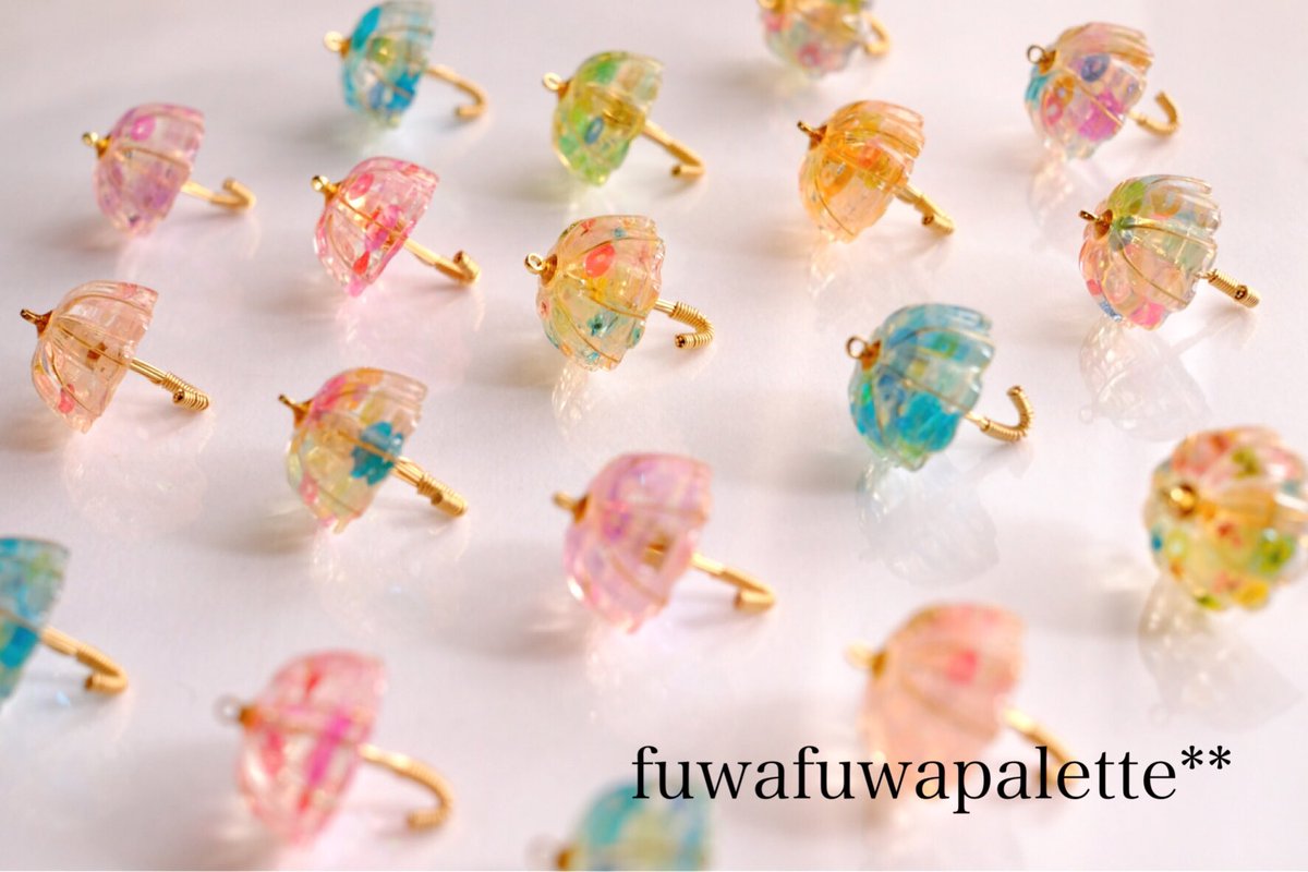 ট ইট র Fuwafuwapalette 久々のツイートです ๑ ᴗ ๑ ずっと低浮上でしたが やっと傘パーツができあがってきました あとは完成させるのみです 新作の傘や 季節限定ものが混じっています ふわぱれの手仕事 レジン ハンドメイド 傘