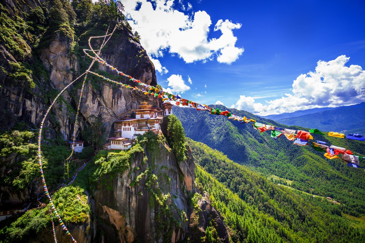 MyOasisLiving's tweet photo. Here are eight #sustainable #destinations to add to your #travel #bucketlist to this year in honour of #EarthDay: https://t.co/dwc1moWjtg  #ecotourism #MotherNature https://t.co/83HHpILY5u