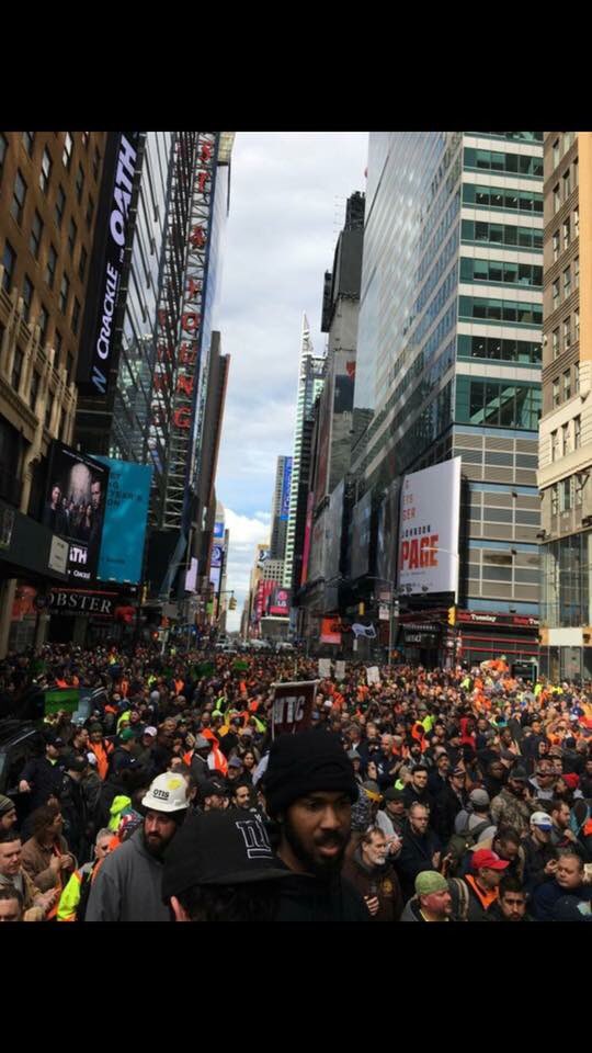 alpizarro's tweet photo. It is our combined efforts that will cause a change great job #CountMeIn #TheList 1. Support spectrum strikers &amp; countmein 2. Use hashtags #Local3 &amp; #SpectrumStrike 3. Download our orange ribbon &amp; post 4. Share &amp; RT 5. Repeat https://t.co/R3uReqllRn