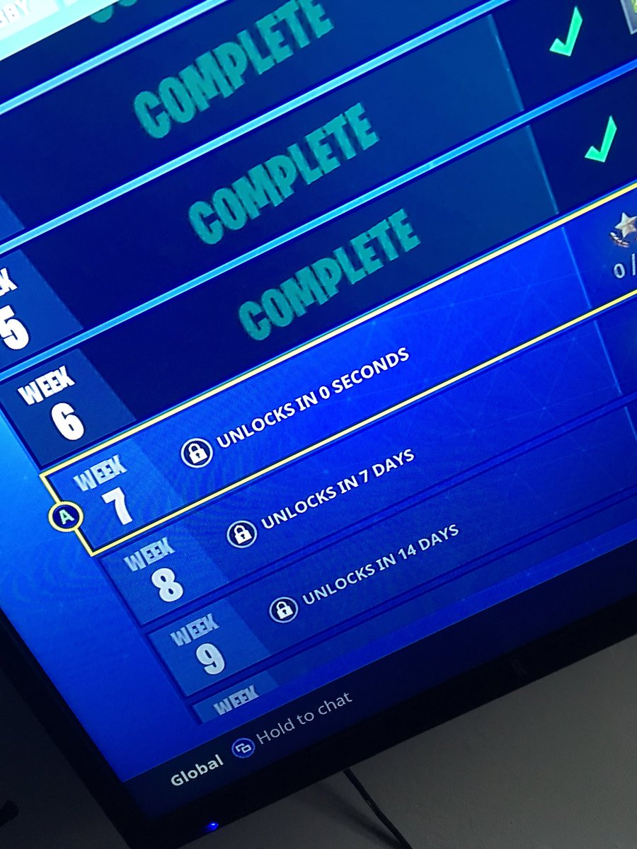 kisby's tweet photo. Been doing this over and over, tried to restart it but doesn’t work. Can you try and fix it? @FortniteGame @EpicGames https://t.co/i5aLPN6uyp