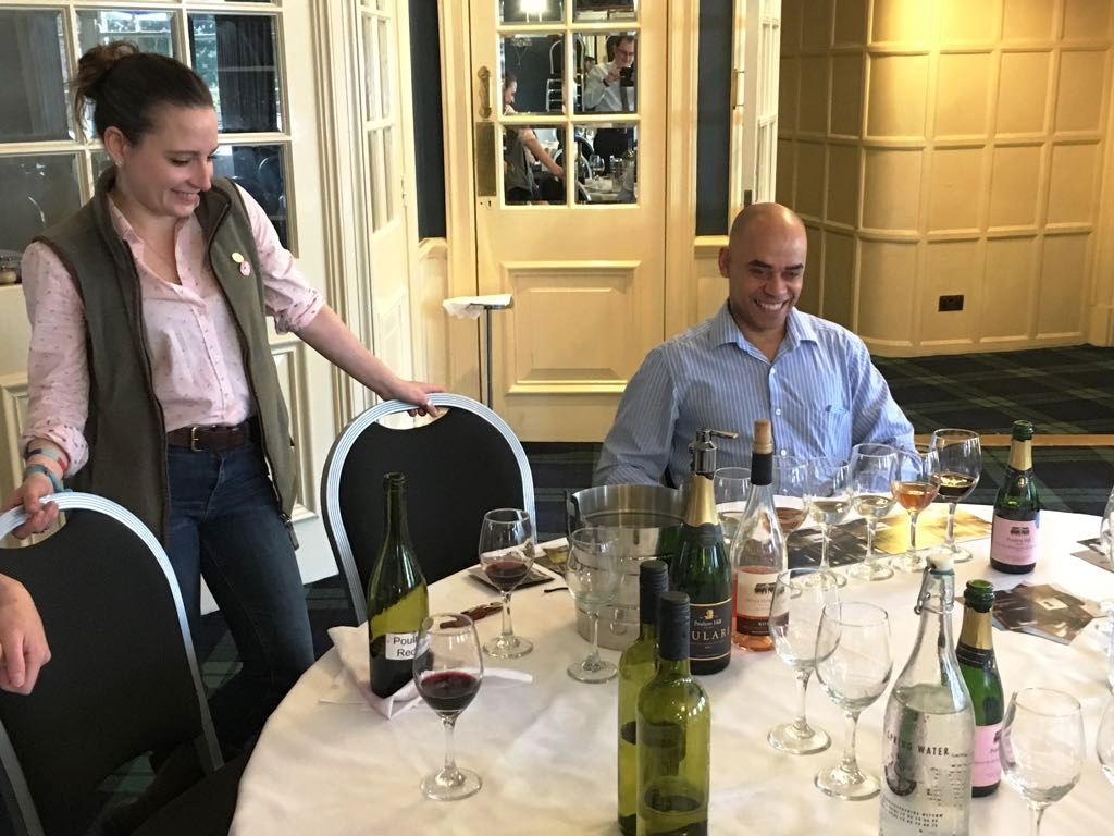 cotswoldinns's tweet image. The team at The Swan enjoyed a great wine tasting yesterday with @PoultonVineyard  😁🥂🍾

Based just 5 miles away; their motto is #THINKLOCALDRINKLOCAL so you'll find selected bottles on our new wine list &amp;amp; highly recommended!  #bibury #local #englishwine #cotswolds #winetime