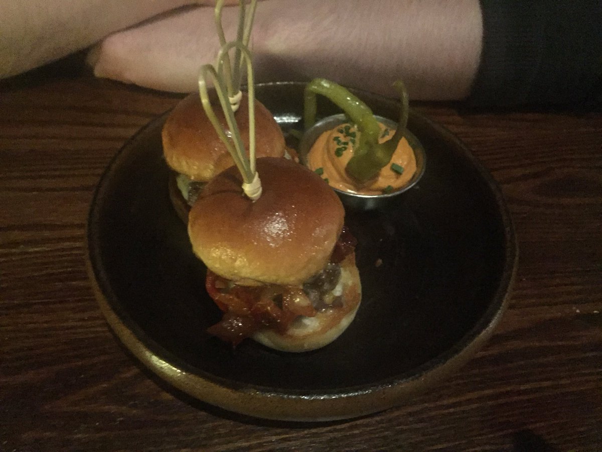 BarbaraC_x's tweet photo. Great food and company at @SpanishButcher 🥩🍔🐙 #fullfordays #jokesjokesletsgetchicken https://t.co/XndsoO4PaH