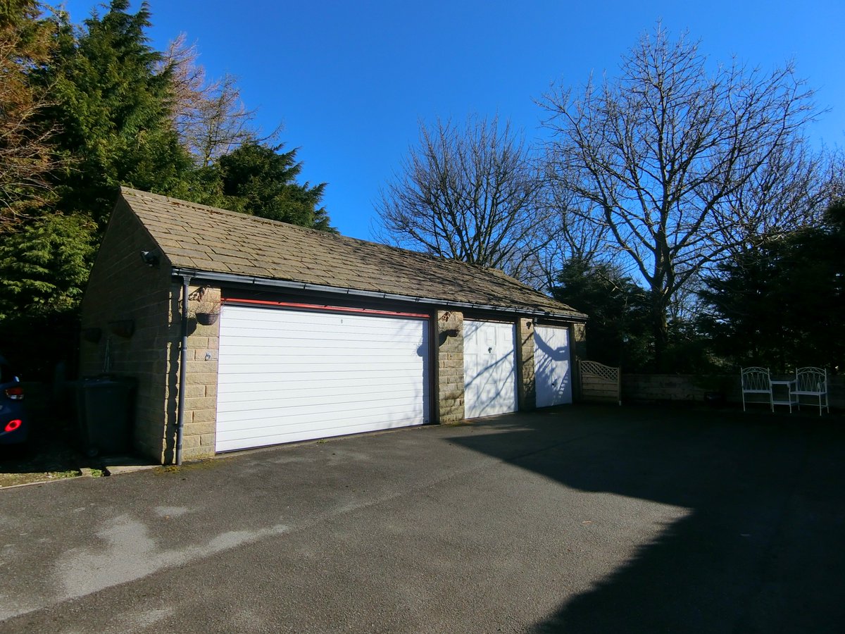 MJCResidential's tweet photo. OPEN VIEWING SATURDAY 14TH APRIL BETWEEN 11AM - 1PM**
Please call 01484 535666 to register your interest.
https://t.co/YOBaMRst6F https://t.co/a7MQXekLgi