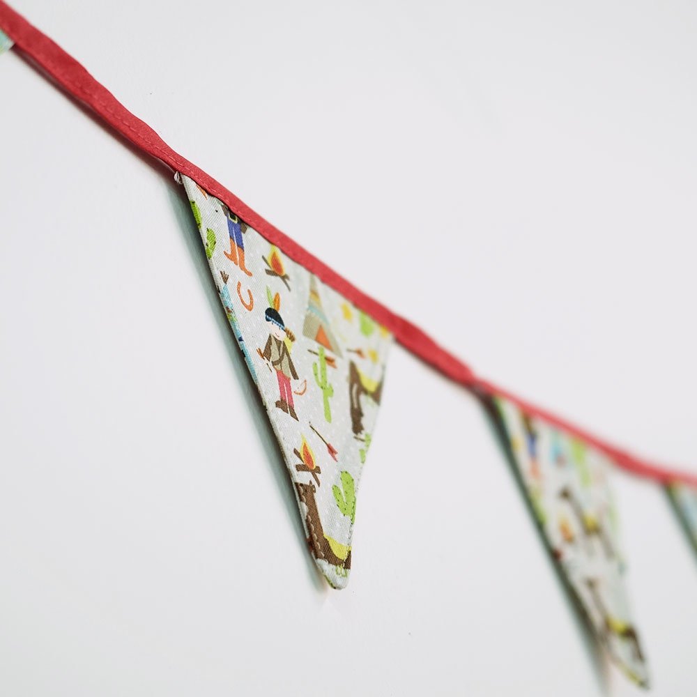 Croutique's tweet photo. Decorate your little man's room with a cowboy &amp; Indian fabric bunting 🎊🐴🚩
>> https://t.co/3FySwsDKHe https://t.co/eYpxrODiLq