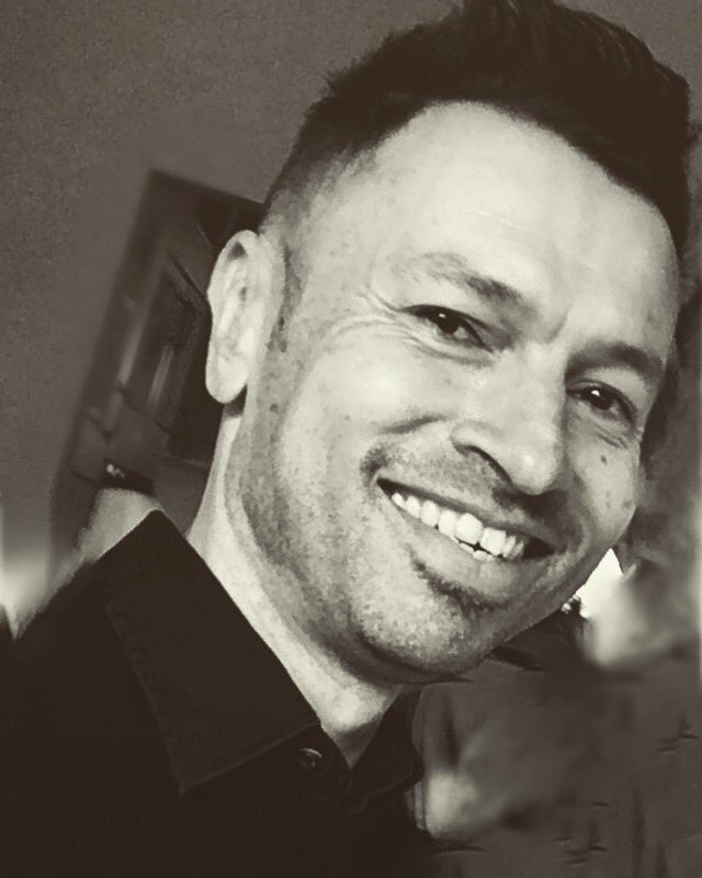 SiCranstoun's tweet photo. Spring has sprung!! So come &amp; put a spring in your step at #TheWinningPost #Twickenham 2moro night - tickets all on the door so get there early!! 👍👍 https://t.co/P7OFJQ1kb3