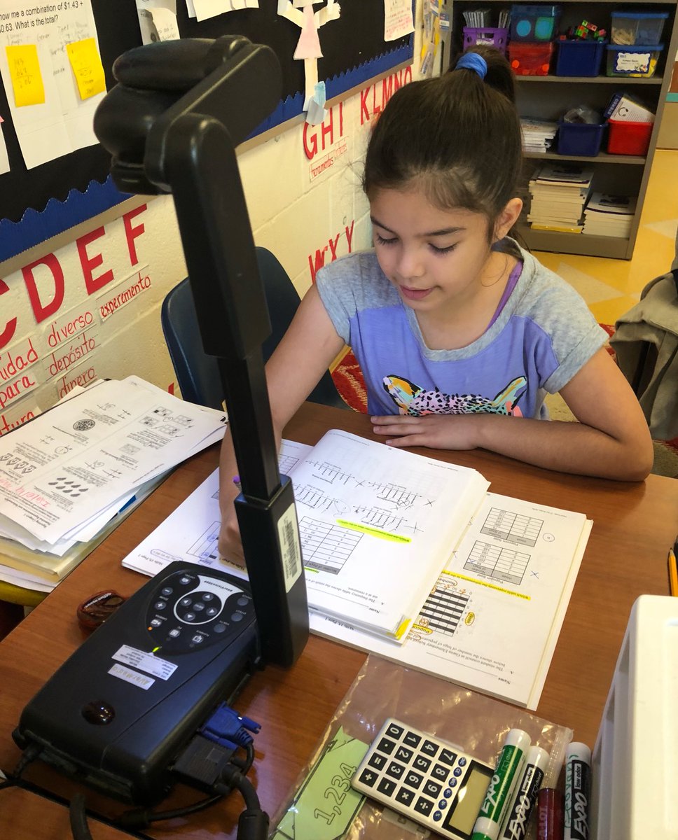 VeronicaBalli's tweet photo. Ss teaching their peers &amp; sharing problem solving skills. @FieldsFalcons #iteachmath #leadership https://t.co/efc5tlx6Lr