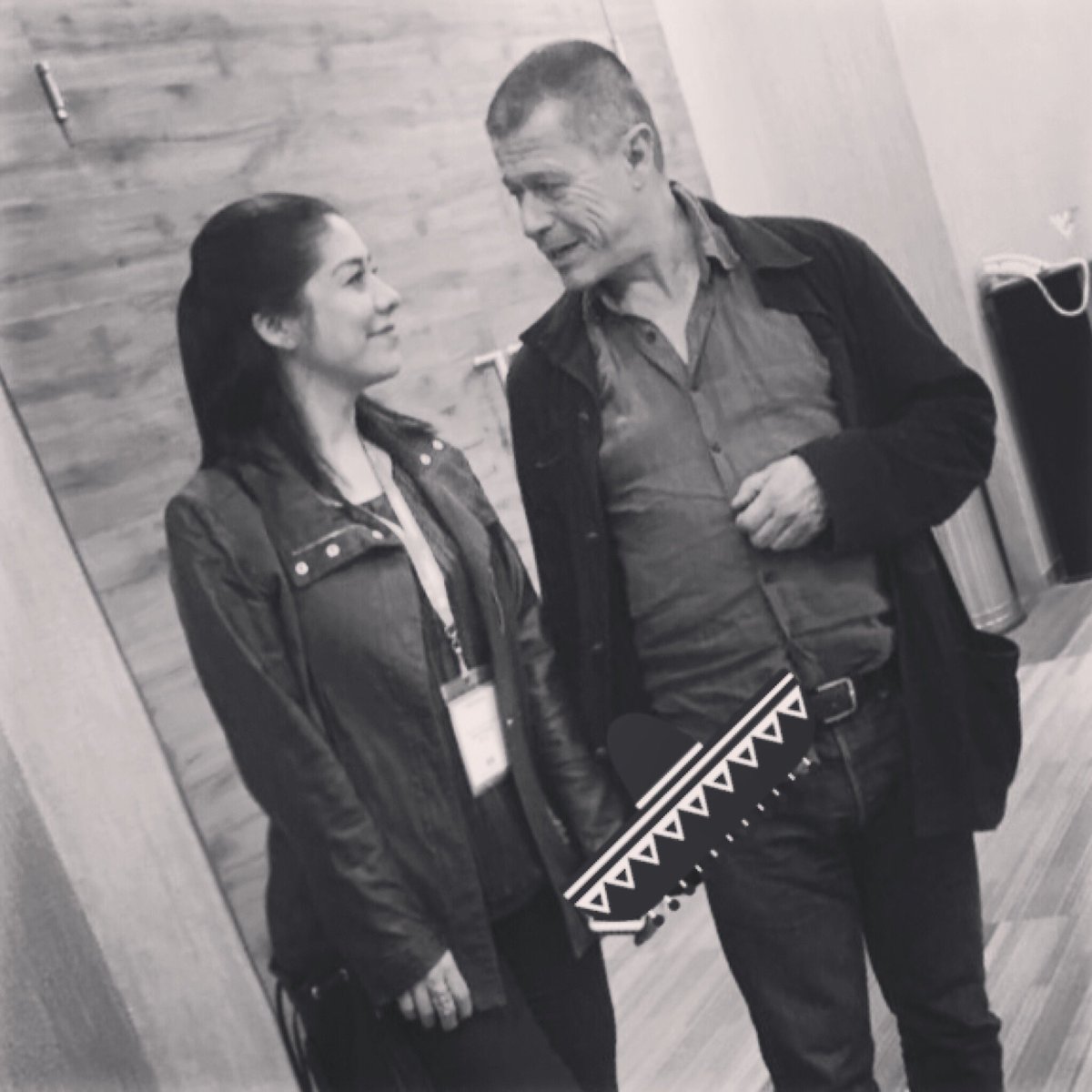 raquelzaratemx's tweet photo. Conviene tener un sitio adonde ir #tbt con Emmanuel Carrère. #literatura #premio #fil2017 https://t.co/3H47phsOYZ
