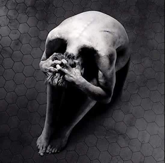 biskuitskull's tweet photo. Dark 🖤#freak #fear #pain #horrorart #vintage #retro #creepyhad #creppy #crazy #weirdo #freak #awkward #deadgirl #killer #strange #skulls #horror #HorrorMovies #talkwithhorror https://t.co/V91tAJBArP