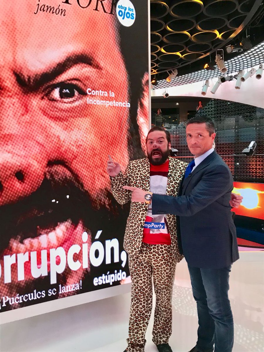 elpuercules's tweet photo. Les dije que se iba a armar el cochinero con mi cuate, el Licenciado @franciscozea  en @imagenZea #SeArmoElCochinero #FelizJueves https://t.co/LTSVkAvKN3