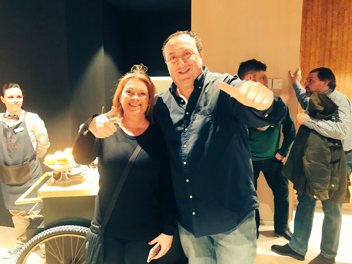 SastrePaco's tweet photo. Vaya día ayer !!! Nos lo queríamos perder !!! @NHCollectionEB @LuisBartolome7 @RociAlhambra  #Curso @SosaIngredients #DavidSosa #PostresDeRestaurante con #EduardAzuaza Cena con @zampatelmundo y #Blogueras 👏🏻😜 @jpijuann @colo_pilar @axamiladelaroca @Gastroactivity y...y....😜🔝 https://t.co/t0cdKzVq1Y