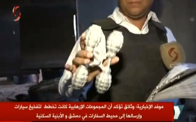 QalaatAlMudiq's tweet photo. E. #Damascus: Rebel weapon factory in #Irbeen (E. #Ghouta). https://t.co/HhcI3bX4rb