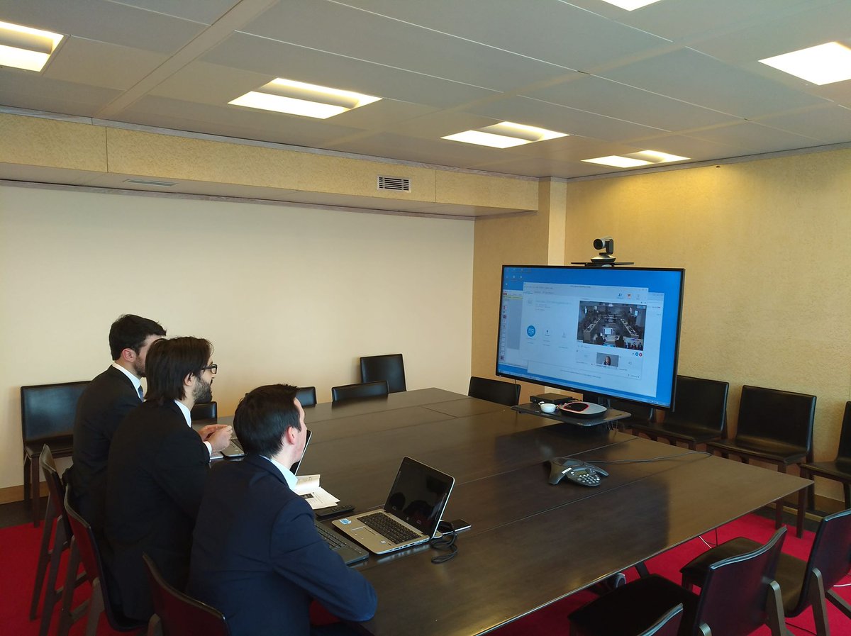 Arcep's tweet image. [PARIS – MEXICO] L’Arcep revient, devant le groupe de travail de @regulatel (groupe des régulateurs latino-américains), sur l’élaboration de son premier rapport sur l’état d’#internet en France publié l’année dernière #netneutrality #interco #IPv6