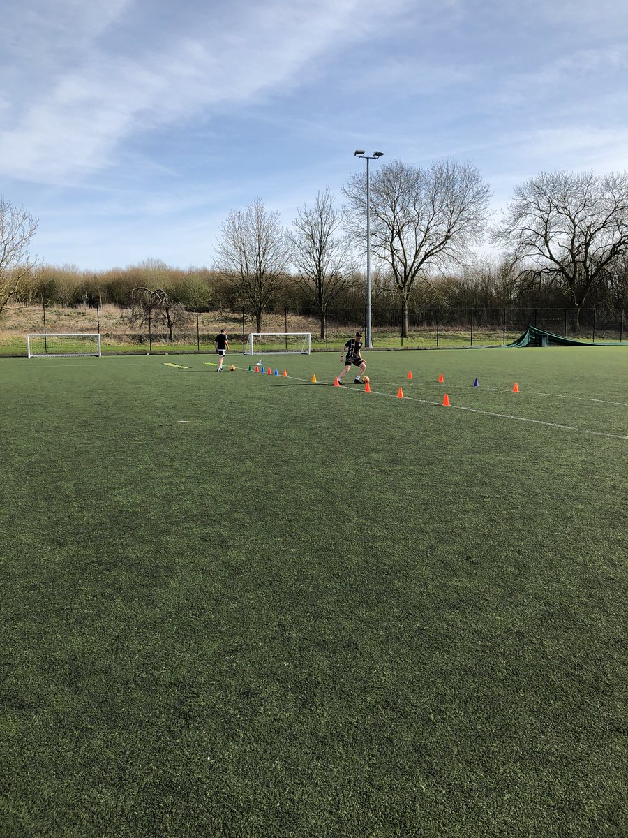 footycrazy13's tweet photo. Hired a 3G to get some training in #dedication #wanttoimprove https://t.co/MdF1zsVPoq
