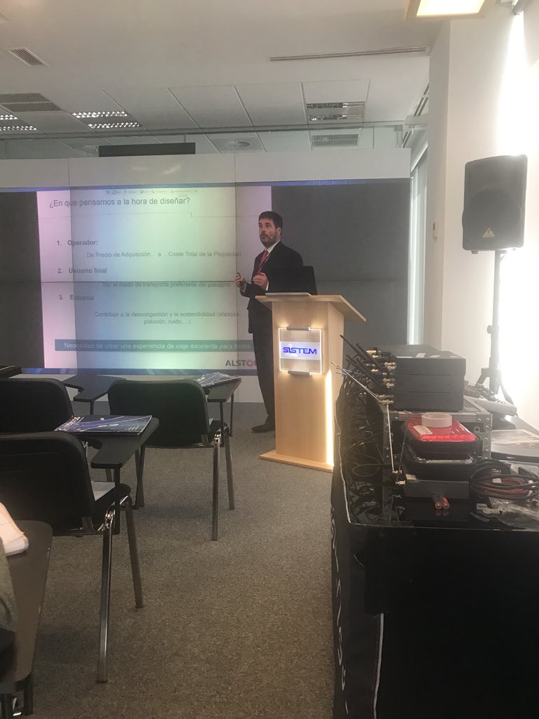 aec_thinktank's tweet photo. #AECLab Autobús eléctrico urbano APTIS, título de la charla de Fernando Sunyer, Director de Marketing de @Alstom_es: Com el autobús 🚍 eléctrico se simplifica la movilidad interior,y el embarque y desembarque,aumentamos la capacidad de los viajeros y la durabilidad del vehículo https://t.co/nUMlP0EAfZ