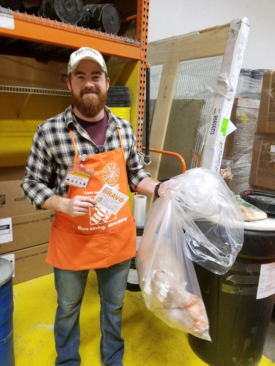 dduwood's tweet photo. Jordan always taking care of HHM. 1 of the many reasons he's our B.E. Associate of the Month. @FiteMarcia #safetyinaction #skillmanstrong https://t.co/BIZlJXRWWs