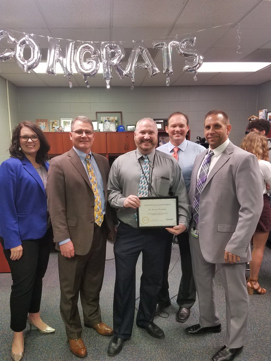 GKCMPA's tweet photo. Congrats to @PlowmanJeremy principal @GVHSEagles for being recognized as GKCMPA high school principal of the year. Well deserved JP. https://t.co/SChZ02rJCB