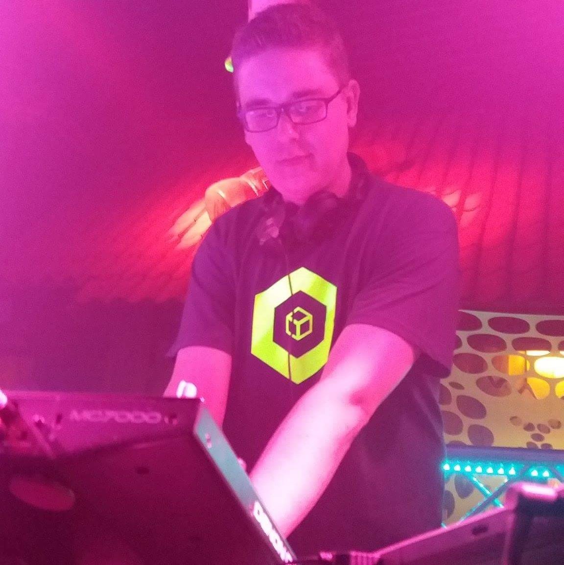 thb_psy's tweet photo. #NeuesProfilfoto https://t.co/FgBKxS5vef