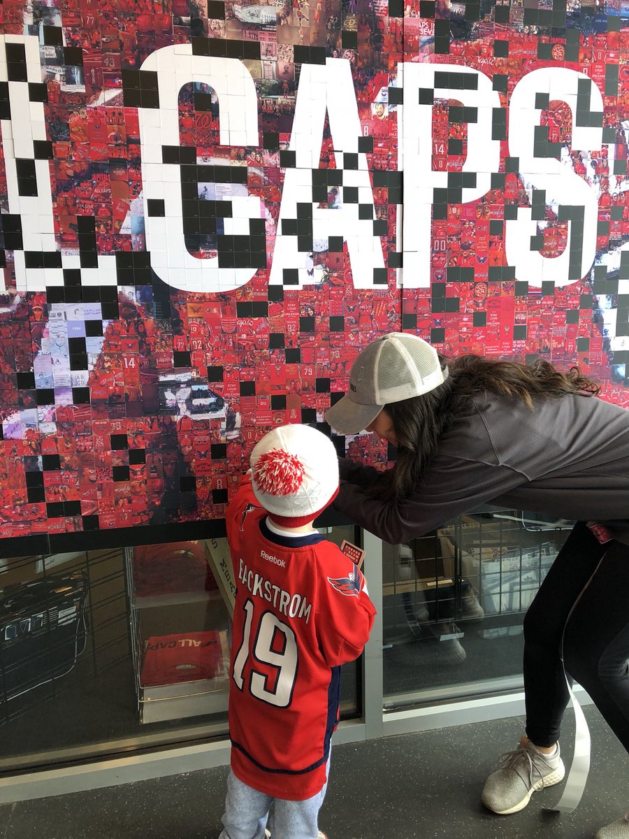 Capitals's tweet photo. So thankful for all our helpers who showed up today! The #CapsFanWeek #ALLCAPS Mural is looking great! Keep your photos coming in using the hashtags above. https://t.co/GNk1fHIJwl for more info. https://t.co/w3cr6ESjOD