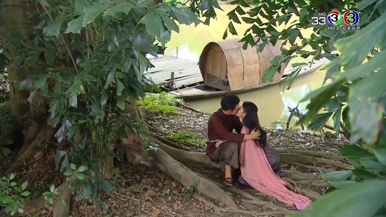 Ch3Thailand's tweet photo. จูบแบบฝรั่งเศสเจ้าค่ะ เขินหนักมากกกกกกกกกก ☺️😍😘😚☺️😙

#บุพเพสันนิวาส
#Ch3Thailand
#ละครอินฟินครบรสกดช่อง3 https://t.co/uzxbxGVu4C