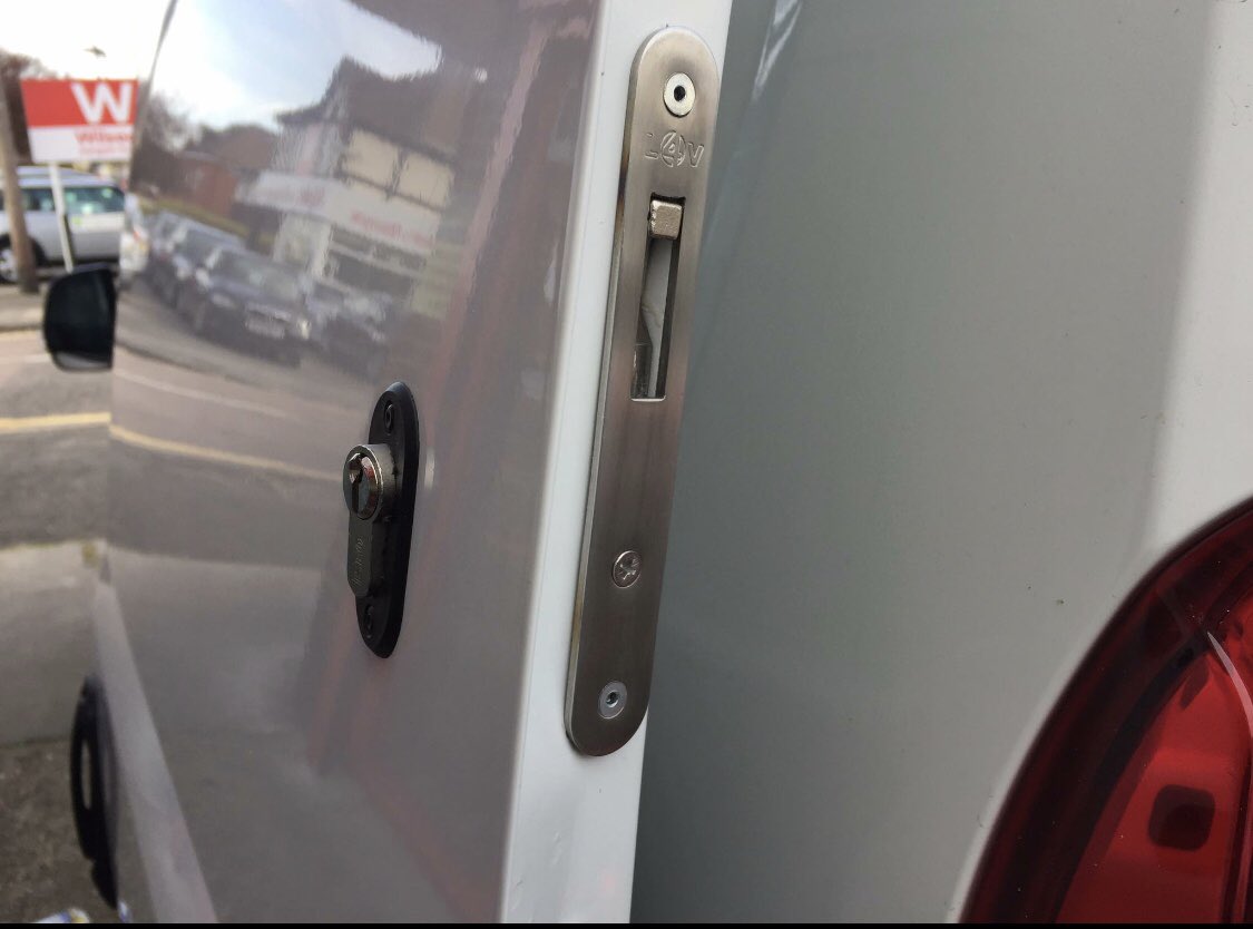 Vandeadlocks's tweet photo. Vaxhall Combe/ Fiat doblo side hook lock with rear dead lock no Kits available for this fit https://t.co/5YgGt8ipUg