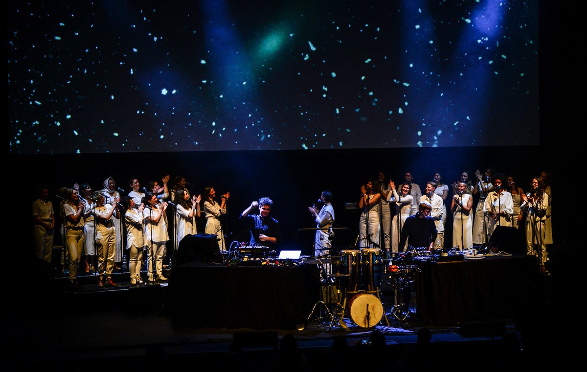 Convergence tweet media