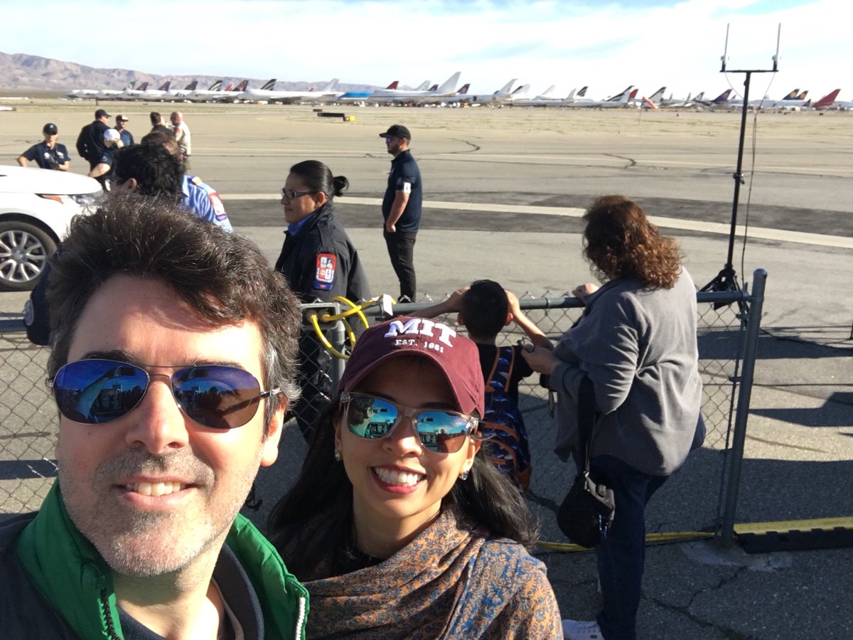 rockitbea's tweet photo. Waiting for @virgingalactic #SpaceShipTwo first power flight. #vp01 https://t.co/WELyEI5IMg