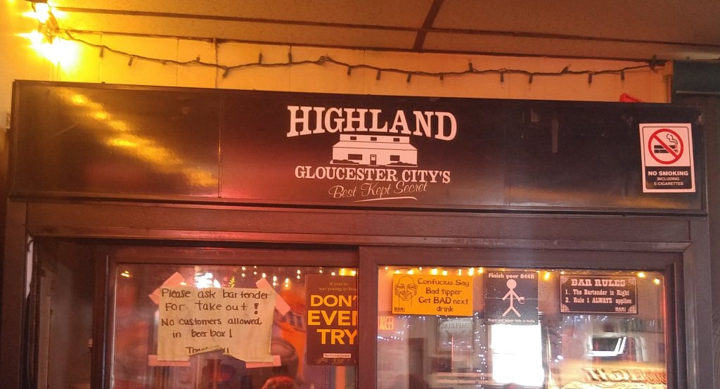 bottomfeederco's tweet image. Highland Tavern bottomfeeder.co/2018/04/05/hig…