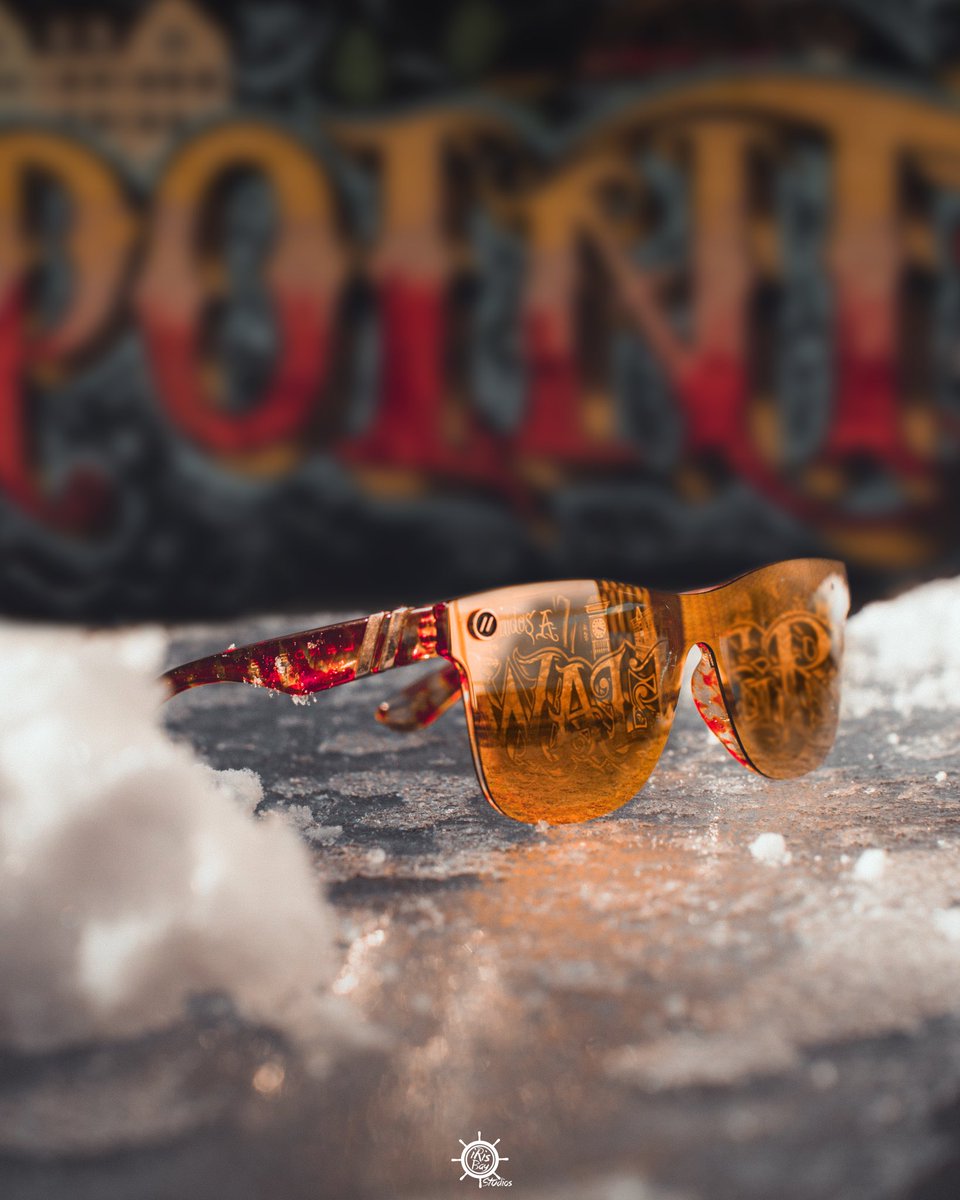 nikolaM5's tweet photo. Edits.. That fire and ice though #blenderseyewear #sunnies #graffiti https://t.co/MZeJx7XI1g