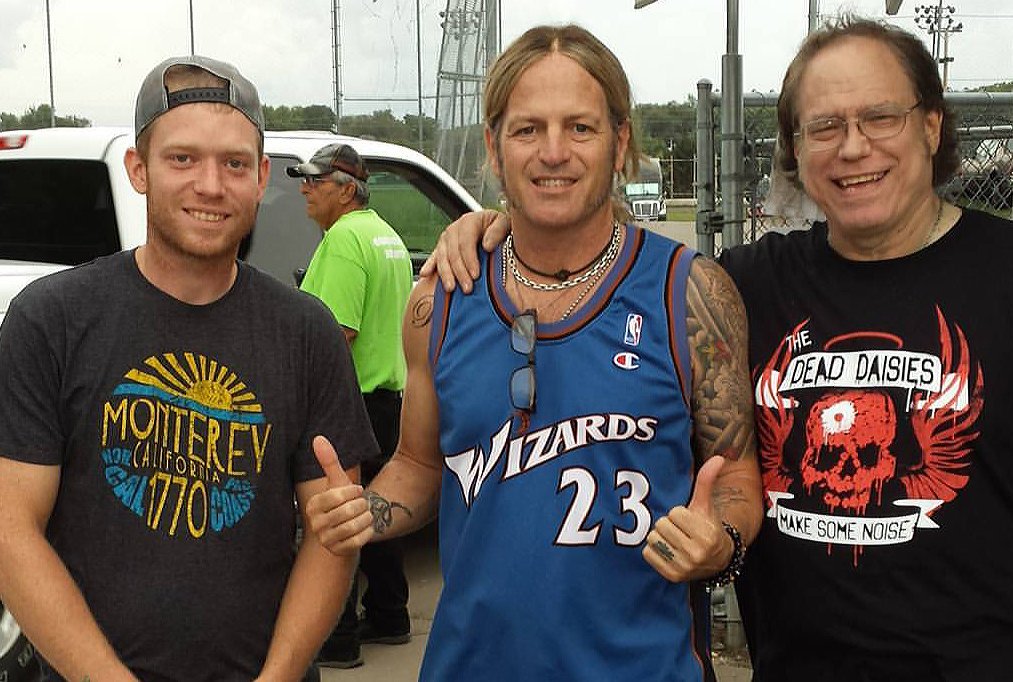 @Dee_Rock1010 <a href="/Dougaldrichnet/">Doug Aldrich Net</a> <a href="/Douglas_Aldrich/">DOUG ALDRICH</a> He is the Best!!!!
I've been blessed SO many times by him and his amazing wife <a href="/DanniAldrich/">Daniela W Aldrich</a> 
Danni has changed my life!!!!!! #MamaWunderbarRocks