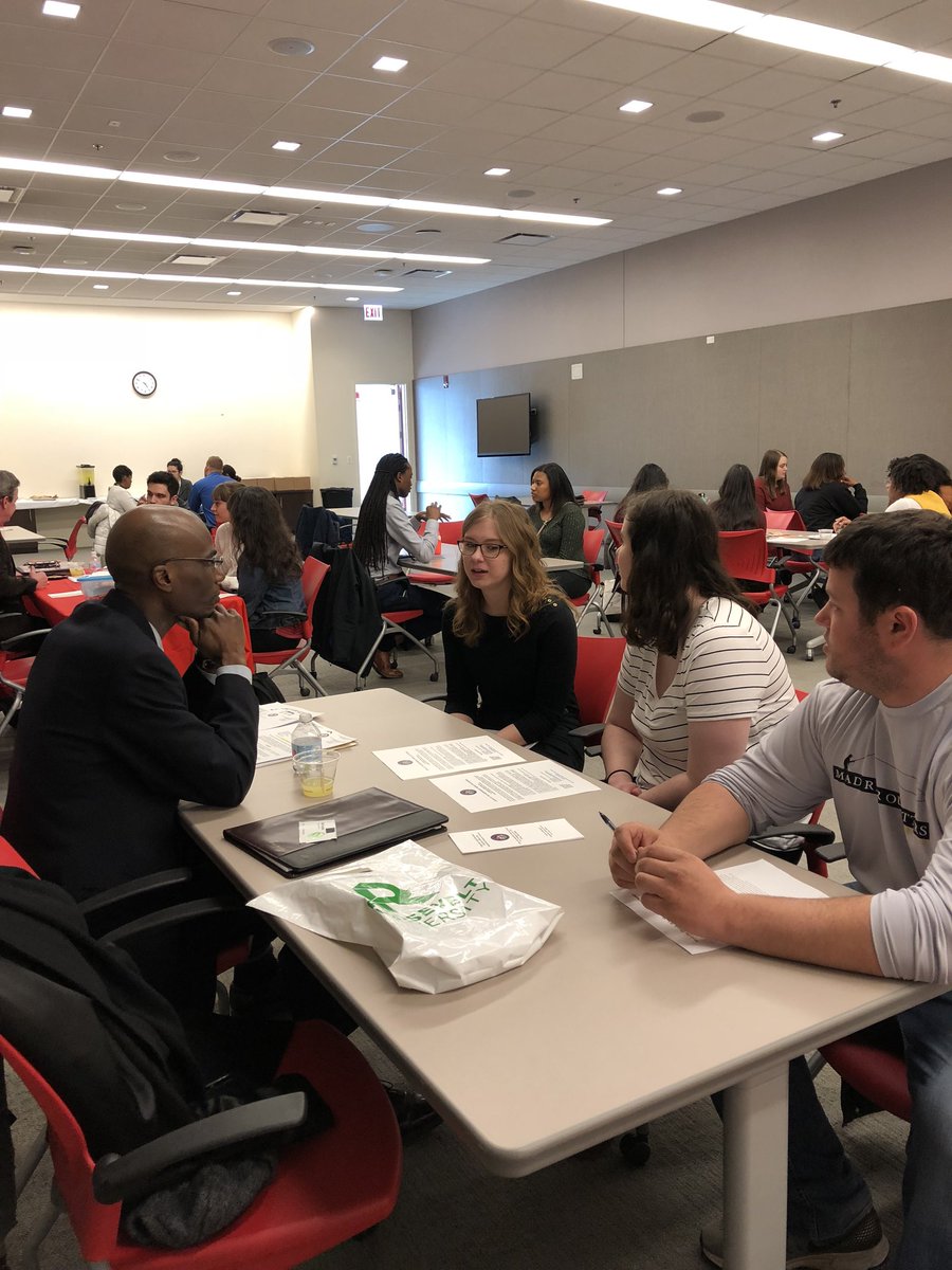 Office of Career Services, Roosevelt University tweet media