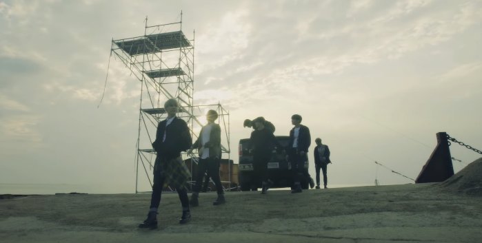 neptunorotu's tweet photo. "Se pudéssemos voltar atrás no tempo, para onde deveríamos voltar?" "Quando chegamos a esse lugar, todos os nossos erros podem ser desfeitos?"

#BTS_Wonder #LOVEYOURSELF_WONDER
#BTS_IsComing
#Euphoria https://t.co/v7M4WDOatG