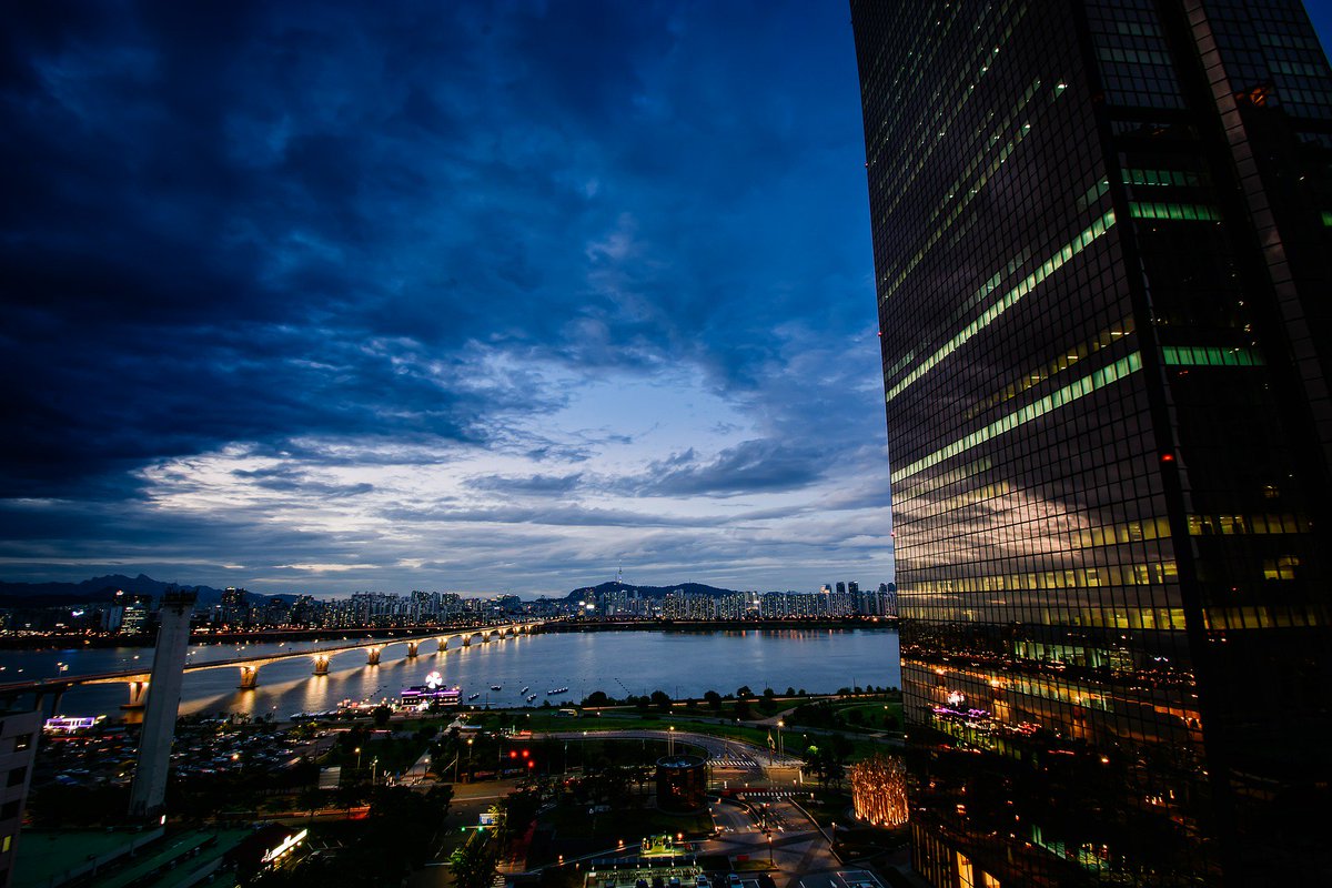 TheMossland's tweet photo. "Seoul is one of the cities that are leading the Fourth Industrial Revolution. So it’s natural to study and invest in new technologies such as blockchain." - Won-Soon Park, Seoul's mayor.

Read more:
https://t.co/vp5M51n1KX https://t.co/GVpjMTz8R4