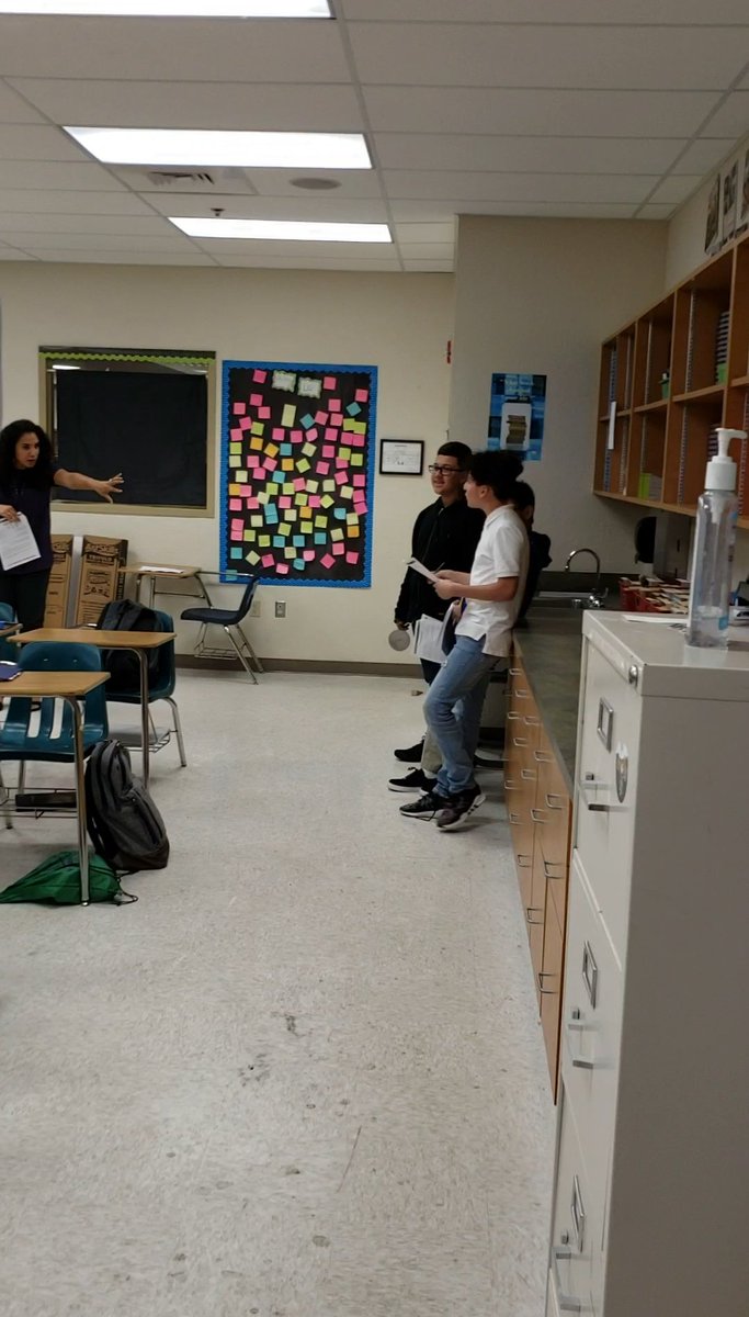 Glades_Literacy's tweet photo. Using the Four Corners strategy using FSA-style articles to cite evidence from text in Ms. Diaz's 6th grade ELA Cambridge class! #ABCD #proveyouranswer #findtheevidencefromtext #FSAcrunchtime @Glades_MS https://t.co/3GvQYC6WvE