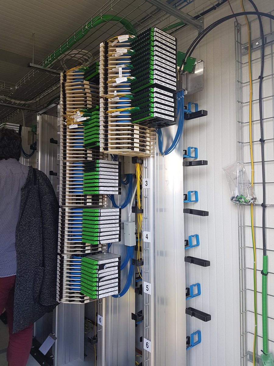 MezardJacques's tweet image. 📡 Démonstration de pose de #fibreoptique  
🗣échange sur l'impact de la #fibre sur les commerces, l'activité et l'attractivité du territoire