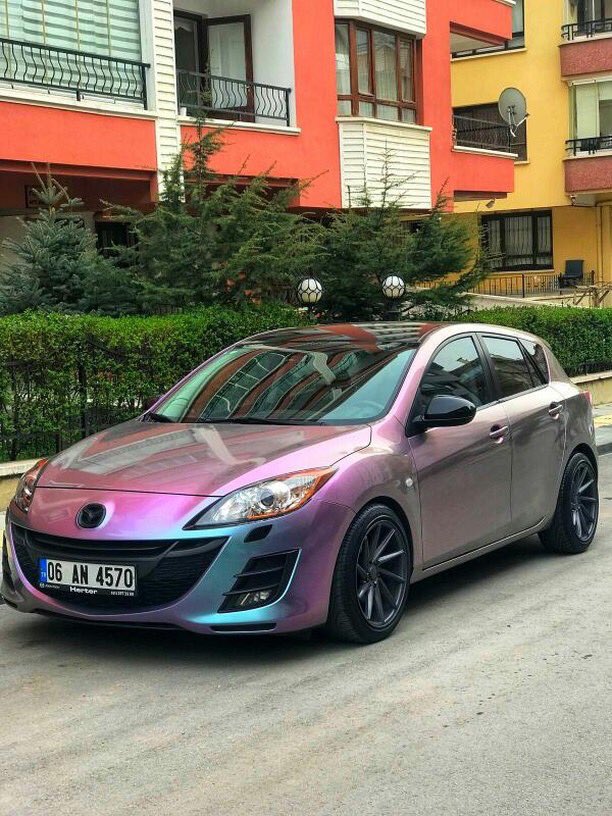 orafolwraps's tweet photo. This installation with Amethyst #ShiftEffect by Burak Alici has us itching to play hookie this afternoon and hit the road. #Mazda https://t.co/l89MDFdh9T