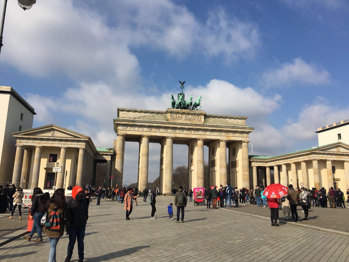 Katrinwince1's tweet photo. @CCHSGermany2018 Angie sent me a few pictures of Berlin. Thought I’d share with the group. 🇩🇪 https://t.co/ThumdEiUbO