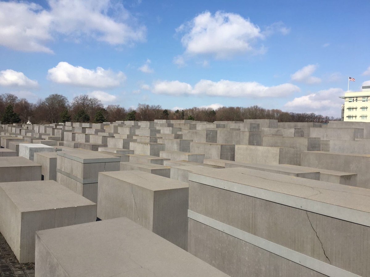 Katrinwince1's tweet photo. @CCHSGermany2018 Angie sent me a few pictures of Berlin. Thought I’d share with the group. 🇩🇪 https://t.co/ThumdEiUbO