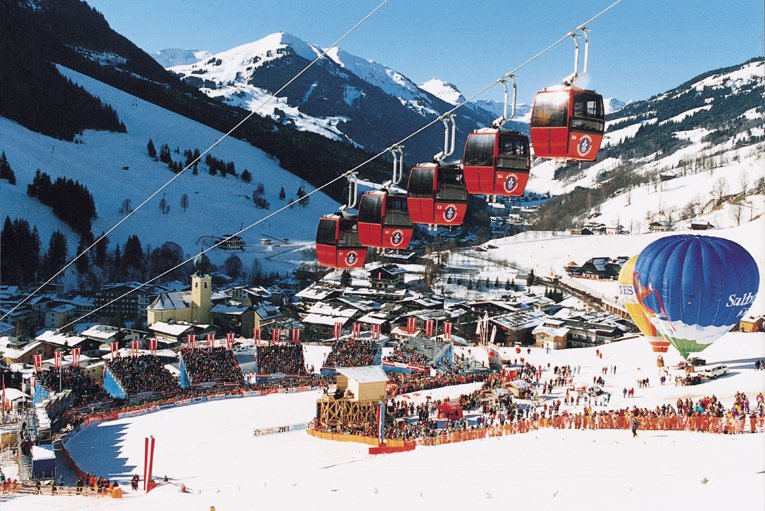 saalbach's tweet photo. Seit 1989 prägte die Kohlmaisbahn das Saalbacher Ortsbild. Ab Winter 2018/19 erwartet euch hier eine moderne 10er-Gondelbahn.

The Kohlmais gondola characterized the view over Saalbach since 1989. As of Winter 2018/19 a modern 10 seater gondola is waiting for you! https://t.co/DxCV4CAB0j