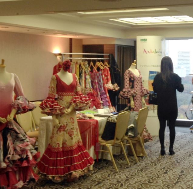 trade_andalucia's tweet photo. ¿Sabías que en Grecia hay interés por la #moda flamenca y los complementos? Oportunidad de #negocio https://t.co/pJ2WCTXmWr #flamenco #exportación #ExtendaPlus https://t.co/l4xH0ixsyQ