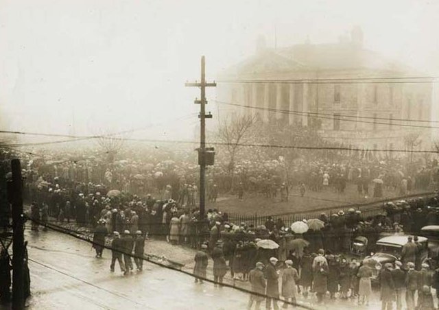 HeritageWebsite's tweet photo. On April 5 1932 (86 years ago today), and in the midst of the Great Depression, a public demonstration outside the Colonial Building in St. John’s escalated into a riot. https://t.co/Z24ygAFoeU https://t.co/5EXfAd1ylY https://t.co/XdLIcr1BdR