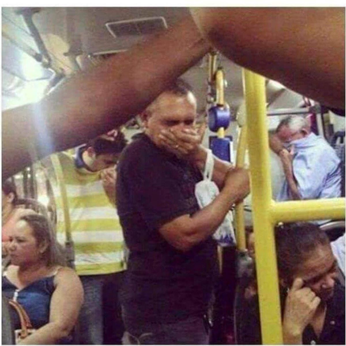 Wikipollo's tweet photo. Algo asΓ? #FartProblems @AguantePollo @tinomatik @anniemirabal https://t.co/BGqm5TqQJA