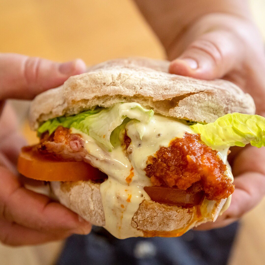 HighStSoc's tweet photo. Two of our specials this week. Be warned, they're messy but totally worth getting them down your clothes! We have a grilled steak sandwich with baconaise, avocado and house pickle and Buffalo chicken burger with blue cheese and ranch dressing. 😜 https://t.co/njFbF4gGms
