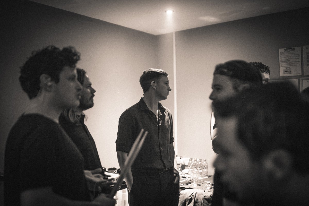 george_ezra's tweet photo. BIRMINGHAM 💜 You couldn’t have been sweeter, last night was an absolute pleasure, thank you X 📸 @paint_studios https://t.co/e8UXKXzLxB