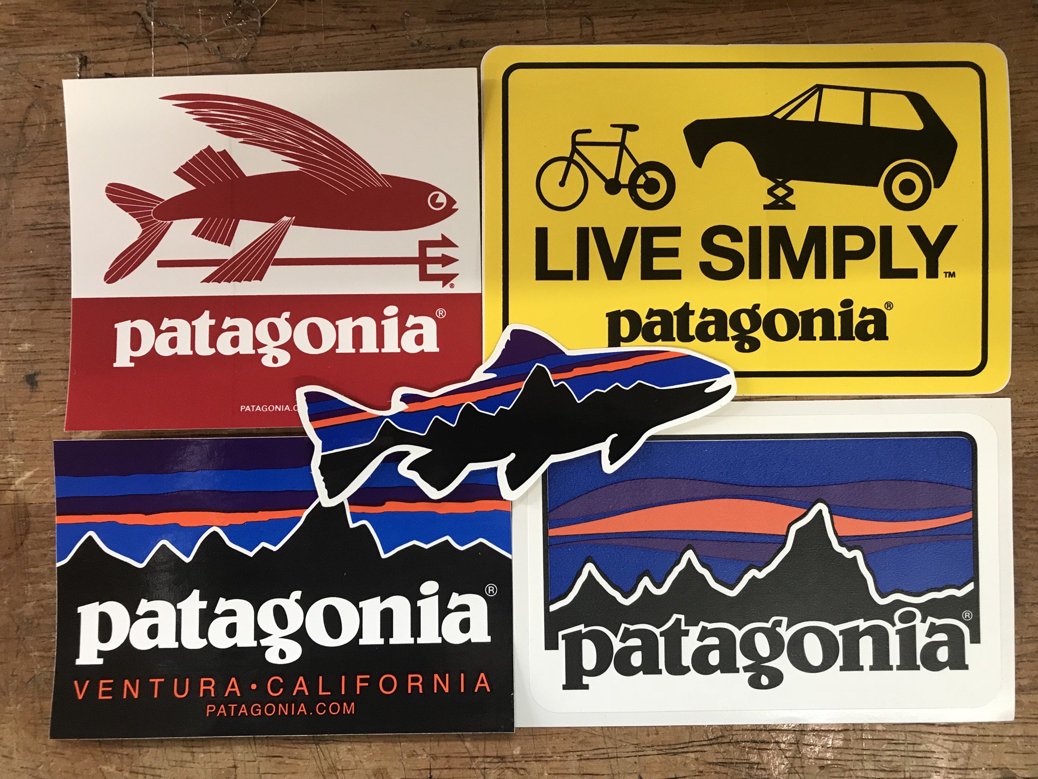 Lunker S ランカーズクシロ בטוויטר 当店では釣り具メーカーのステッカーはもちろん アウトドアメーカーのステッカー も取り扱いしております 今回はパタゴニアのステッカーをご紹介です ステッカー類では当店で一番安い価格帯です 車やルアー