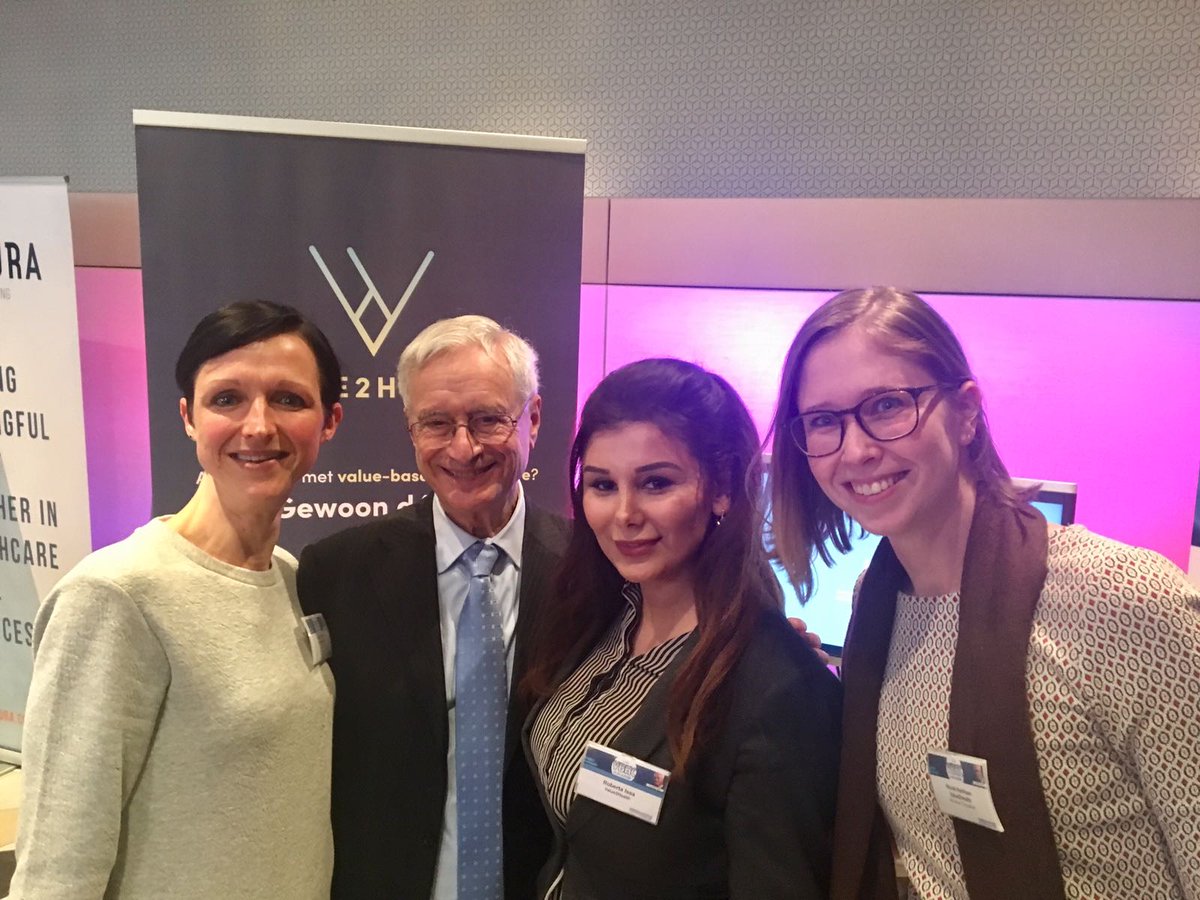 value2health's tweet photo. Vandaag staan we op het event #vbhcindepraktijk alwaar keynote speaker professor Robert Kaplan die zojuist een bezoek bracht aan onze stand!
 #valuebasedhealthcare #vbhc. https://t.co/sX5r6hrLpy