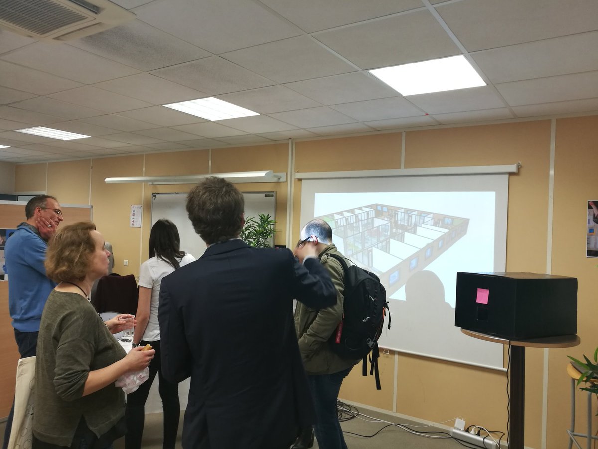 MeauxTive's tweet photo. En direct du stand du groupe @MeauxTive @Univcamp #univcamp #univcamp2018 #tipi2018 #upem @upemlv @MITICUPEM @MIPIUPEM https://t.co/llg8O9wsHQ